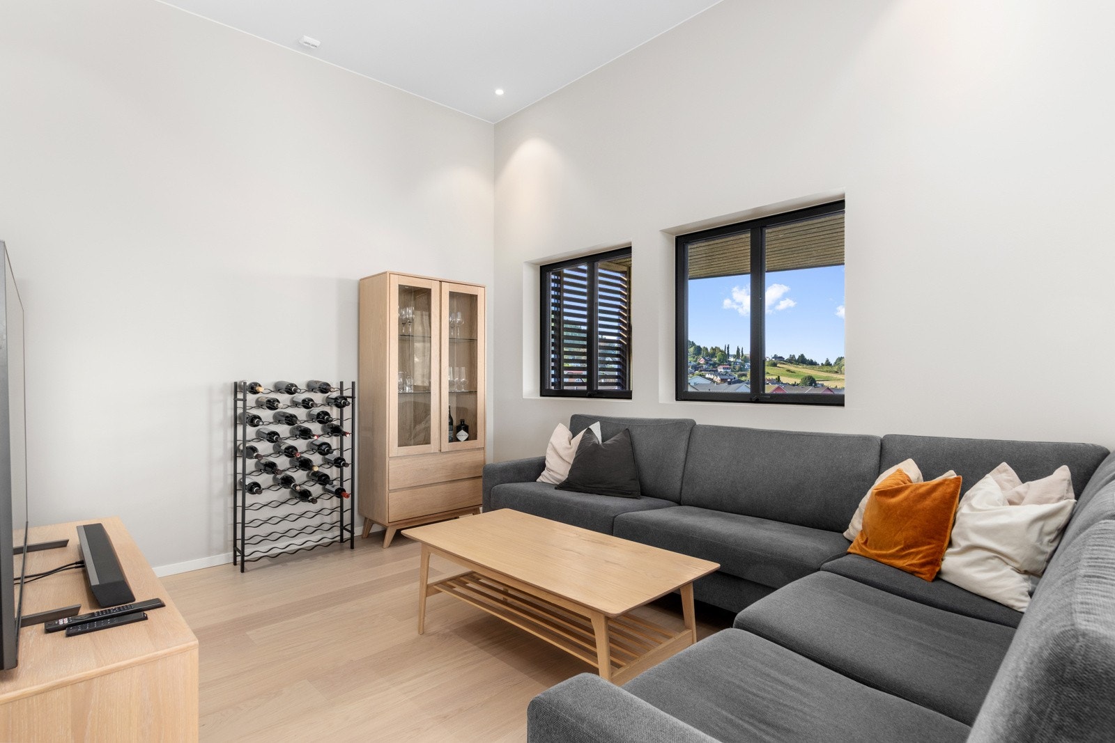 Opplegg for kabel-tv og internett. Galleribilde