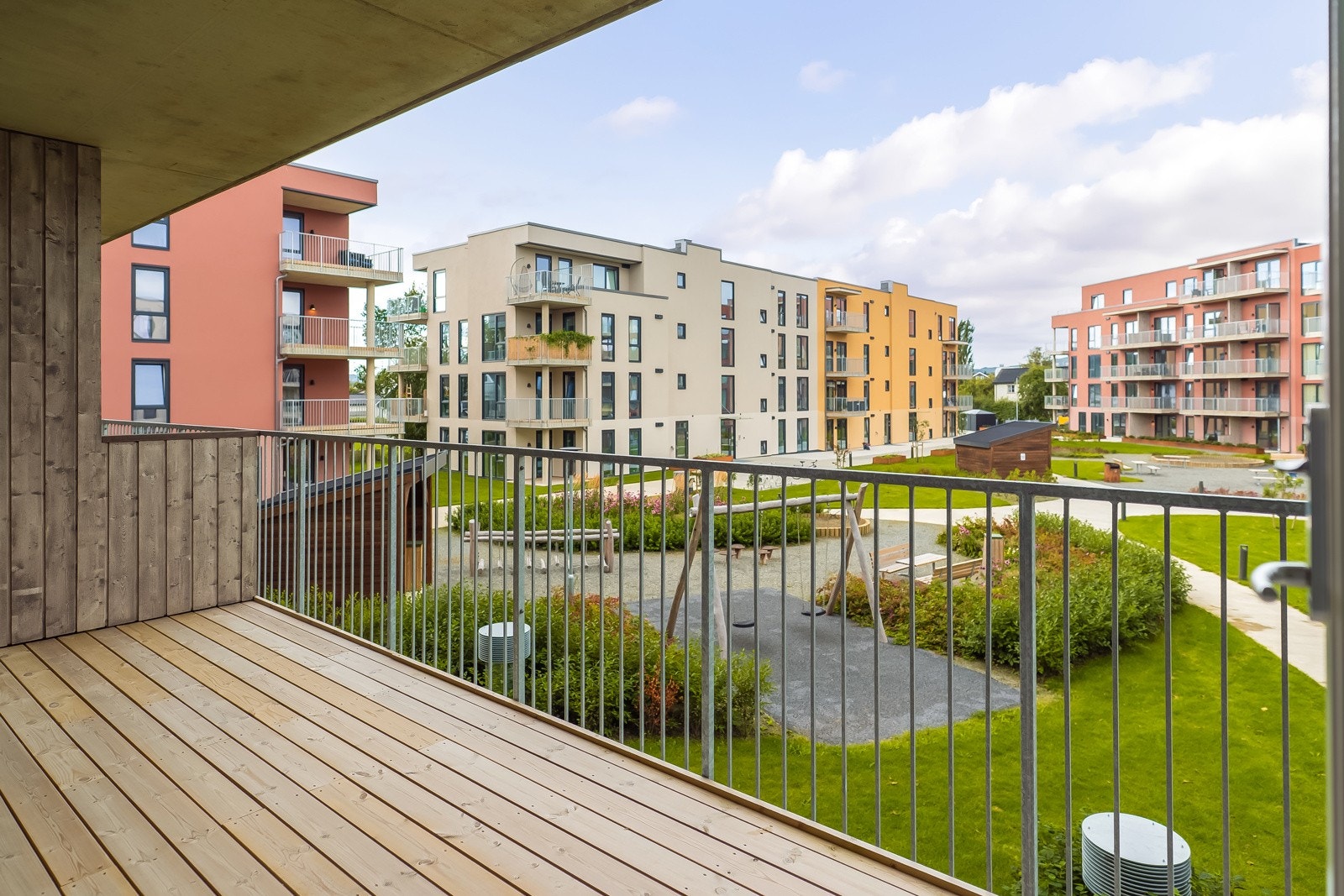 PrivatMegleren Stjørdal har gleden av å presentere Ringbanen 46. En flott 3-roms leilighet med fin beliggenhet i Stjørdal Sentrum. Galleribilde