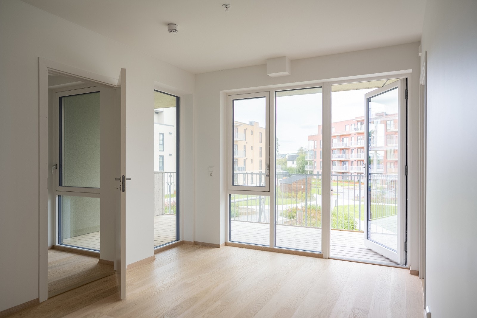 Leiligheten har moderne og gjennomtenkte løsninger i alle rom. Galleribilde