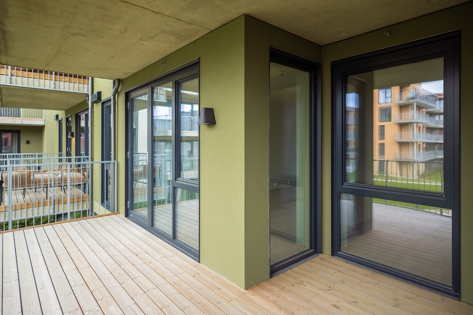 Fra stuen har man direkte utgang til en romslig veranda på 12,3 kvm. Galleribilde