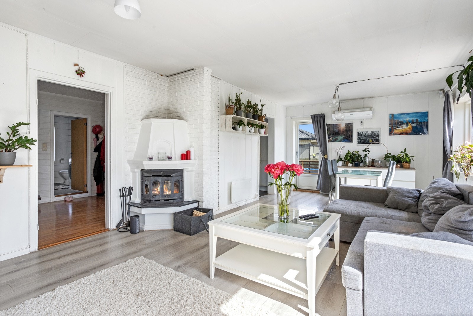 Peisovnen varmer godt på kalde dager. Galleribilde