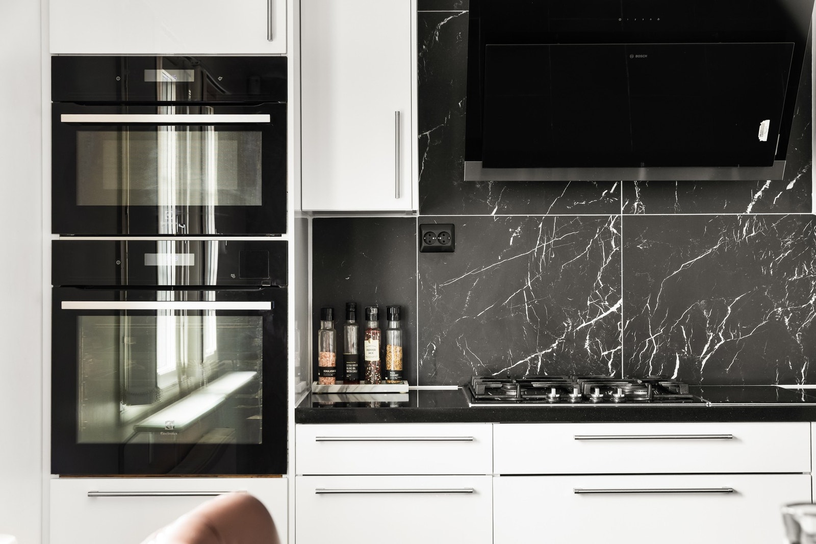 Vedlikeholdt og integrerte hvitevarer. Galleribilde