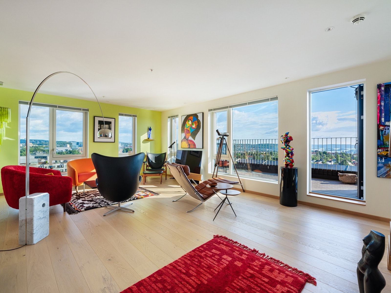 Enkelt å tilbakeføre med tre soverom. Egen balansert ventilasjon ferdig for dette. Galleribilde