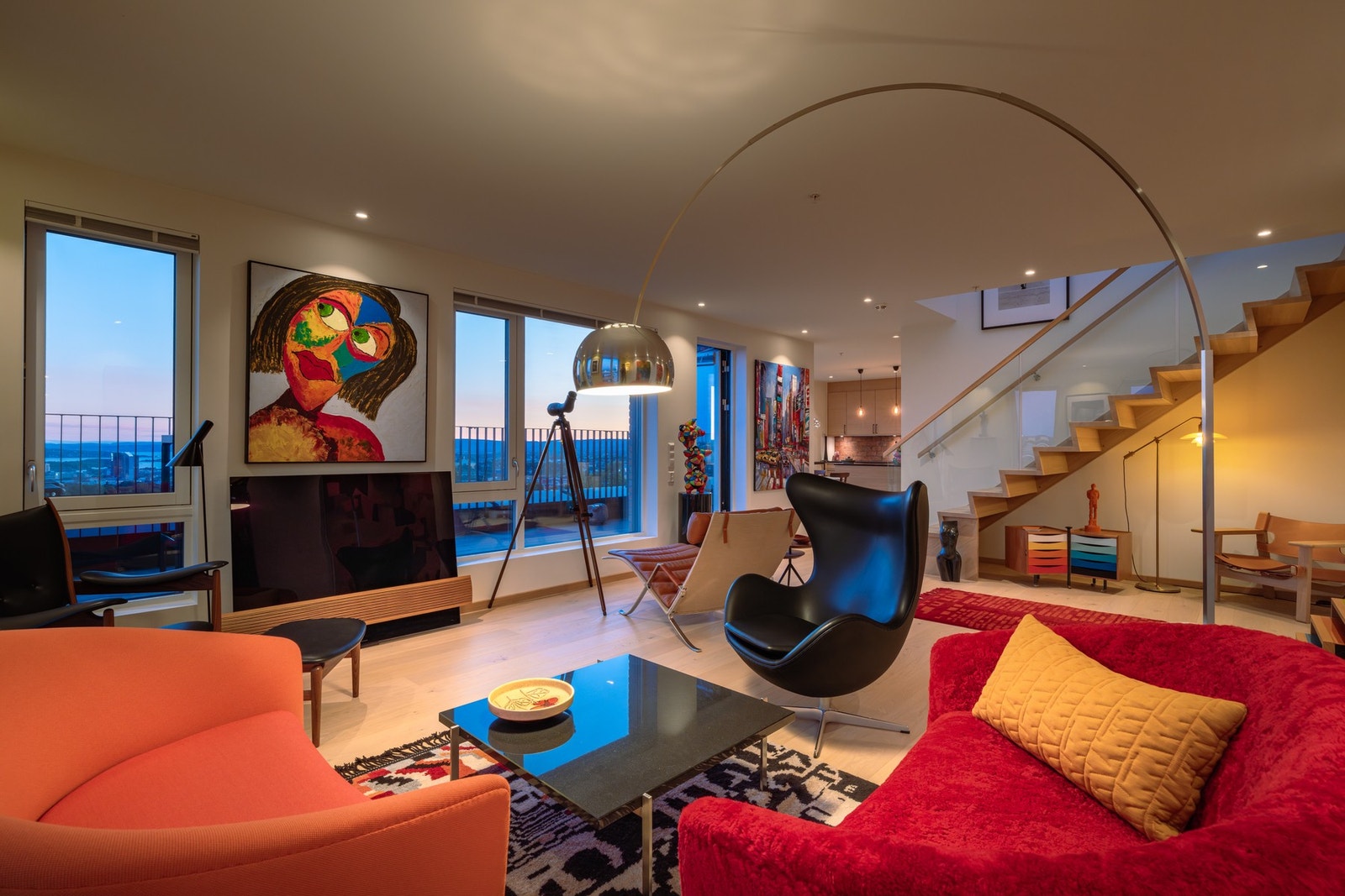 Dimmbare downlights i alle rom - totalt 65 stykker. Galleribilde