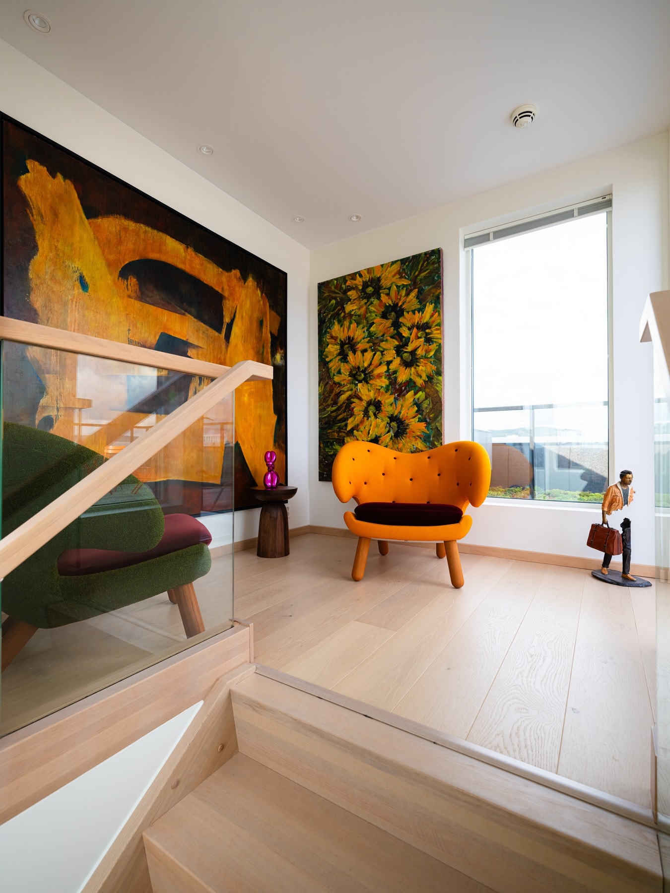 Trapperommet er utvidet og egner seg godt som et hjemmekontor eller lesekrok. Galleribilde