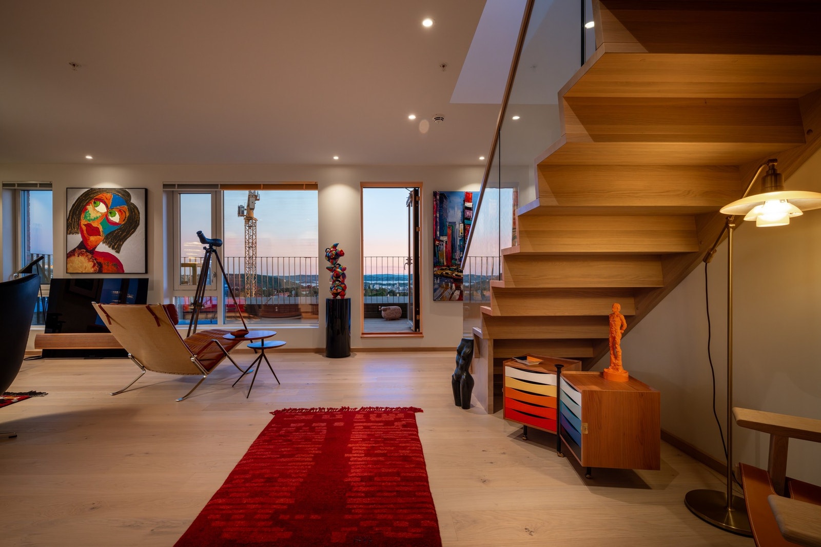 En-stavs eikeparkett med gulvvarme i stuen. Galleribilde