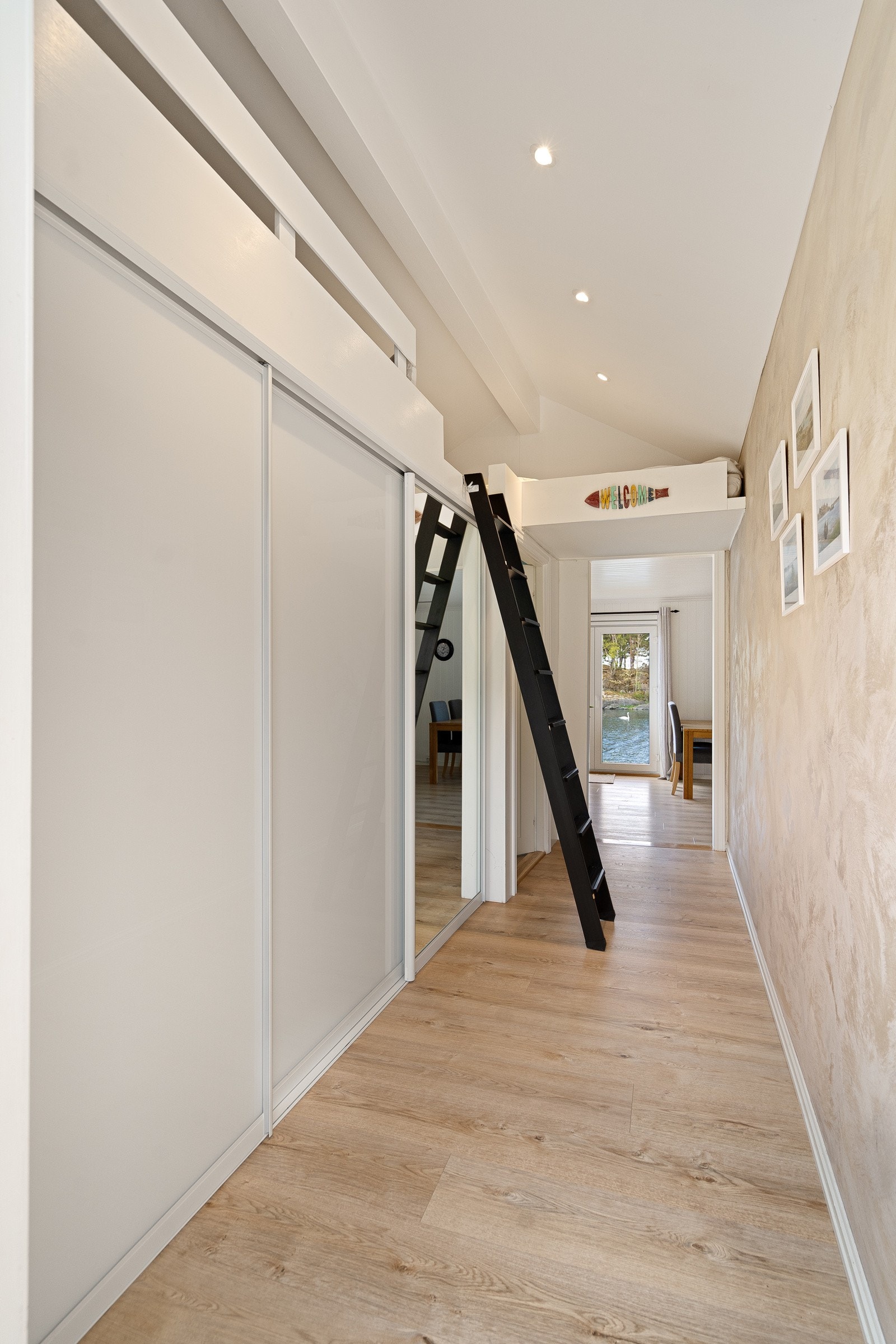 Entrè/gang Galleribilde