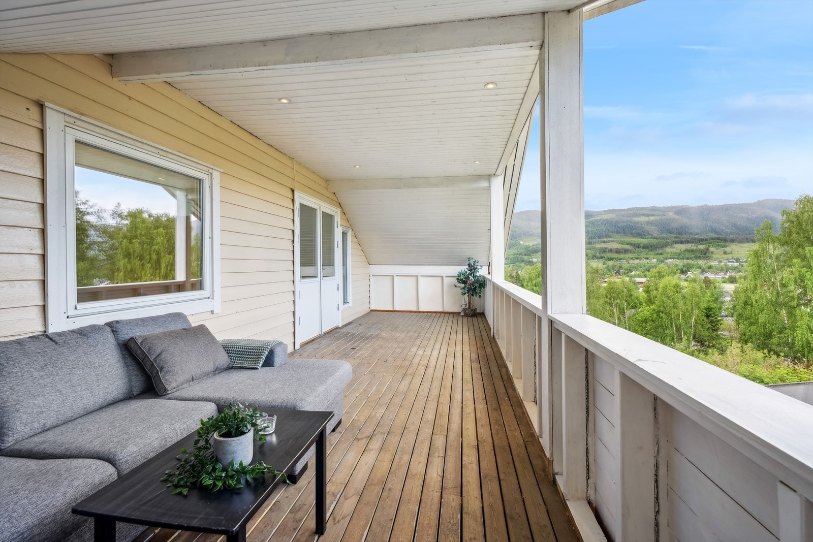 Veranda utenfor soverom i 2. etasje. Galleribilde