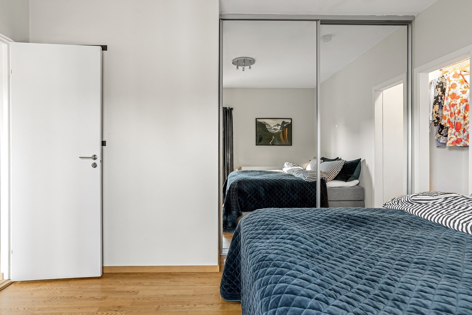 Garderobeskap og walk-in Galleribilde