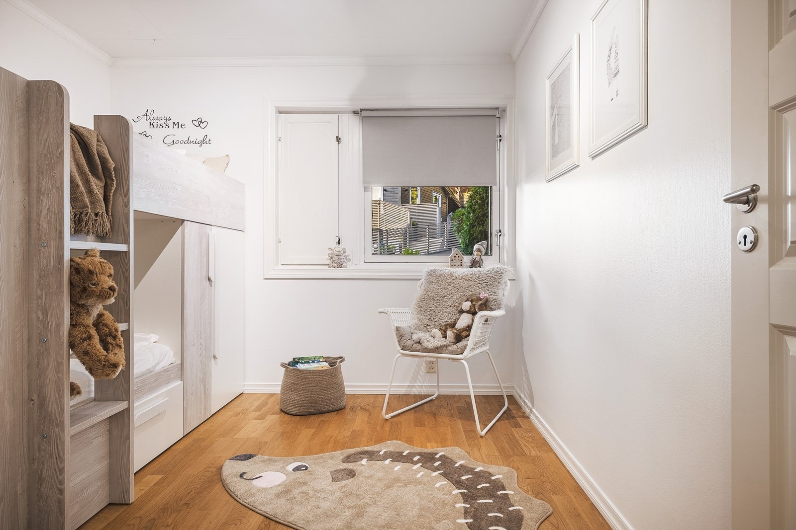 Soverom 1 måles til 9,1m² og passer utmerket som barnerom. Galleribilde