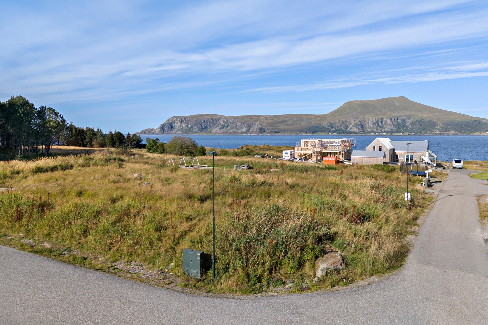 Det er kort veg til både vann, kloakk og strøm. Galleribilde