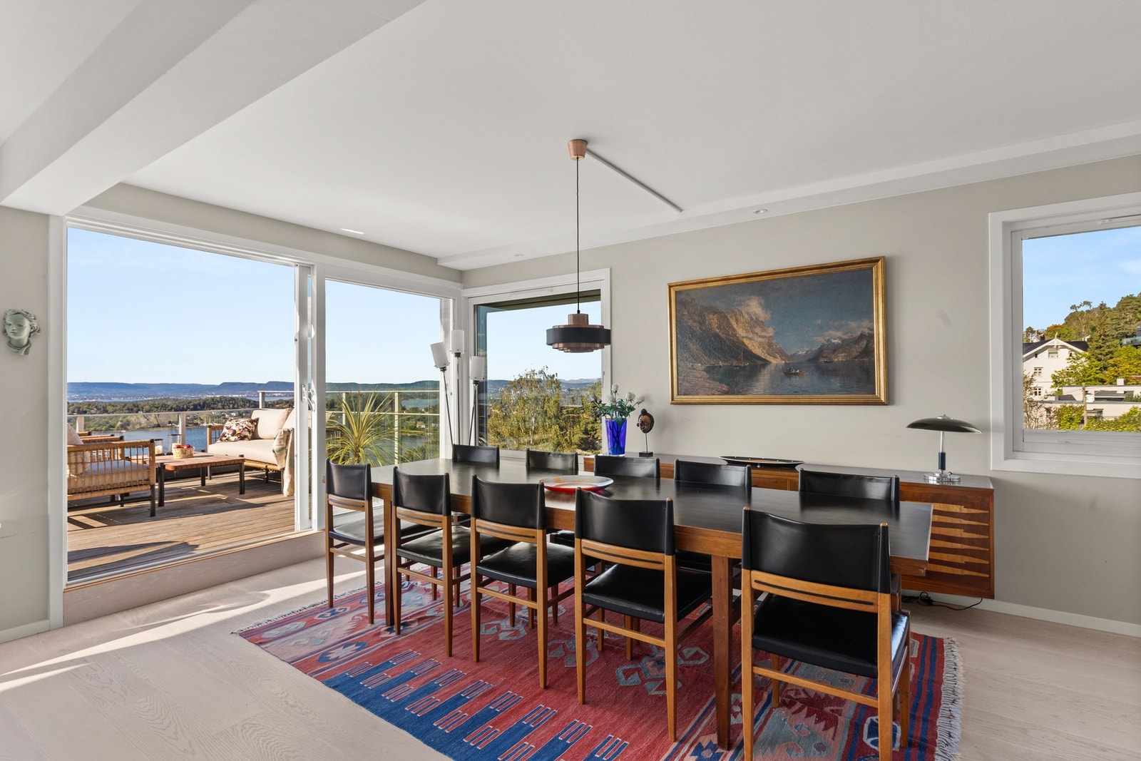 Leiligheten oppleves som meget innbydende og tiltalende. Galleribilde