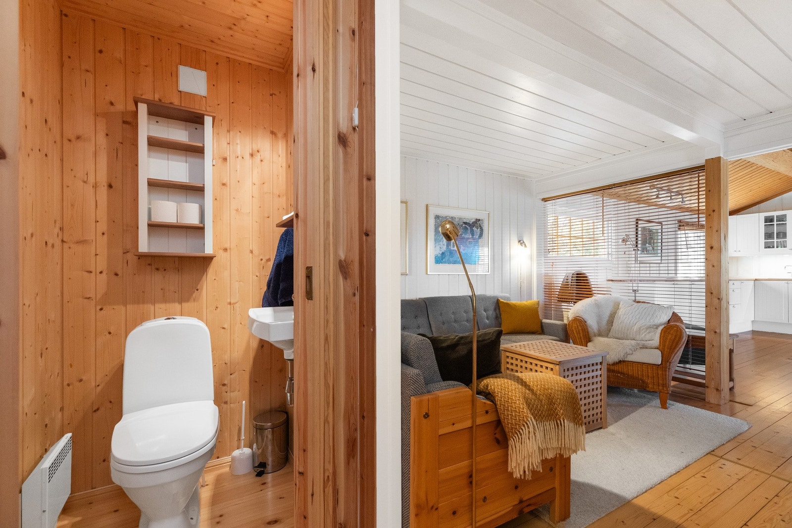 Det er også ekstra toalettrom i hytta som er praktisk når man er mange Galleribilde