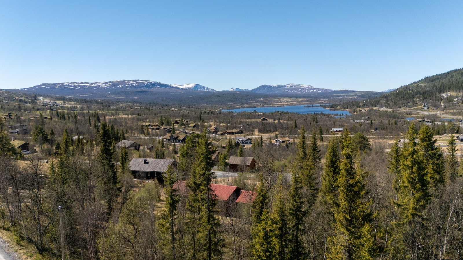 Fra eiendommen er det fine turmuligheter året rundt med utgangspunkt fra hyttedøren eller korte kjøreturer unna Galleribilde