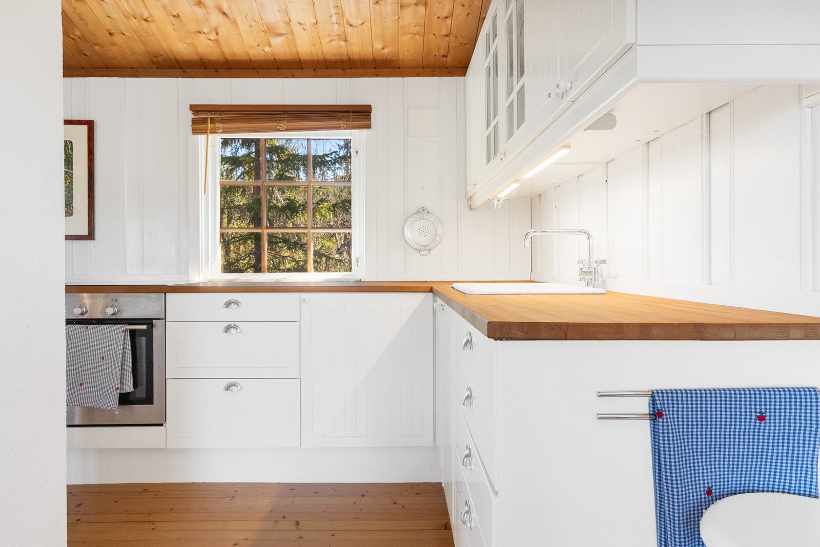 Godt med skap- og benkplass Galleribilde