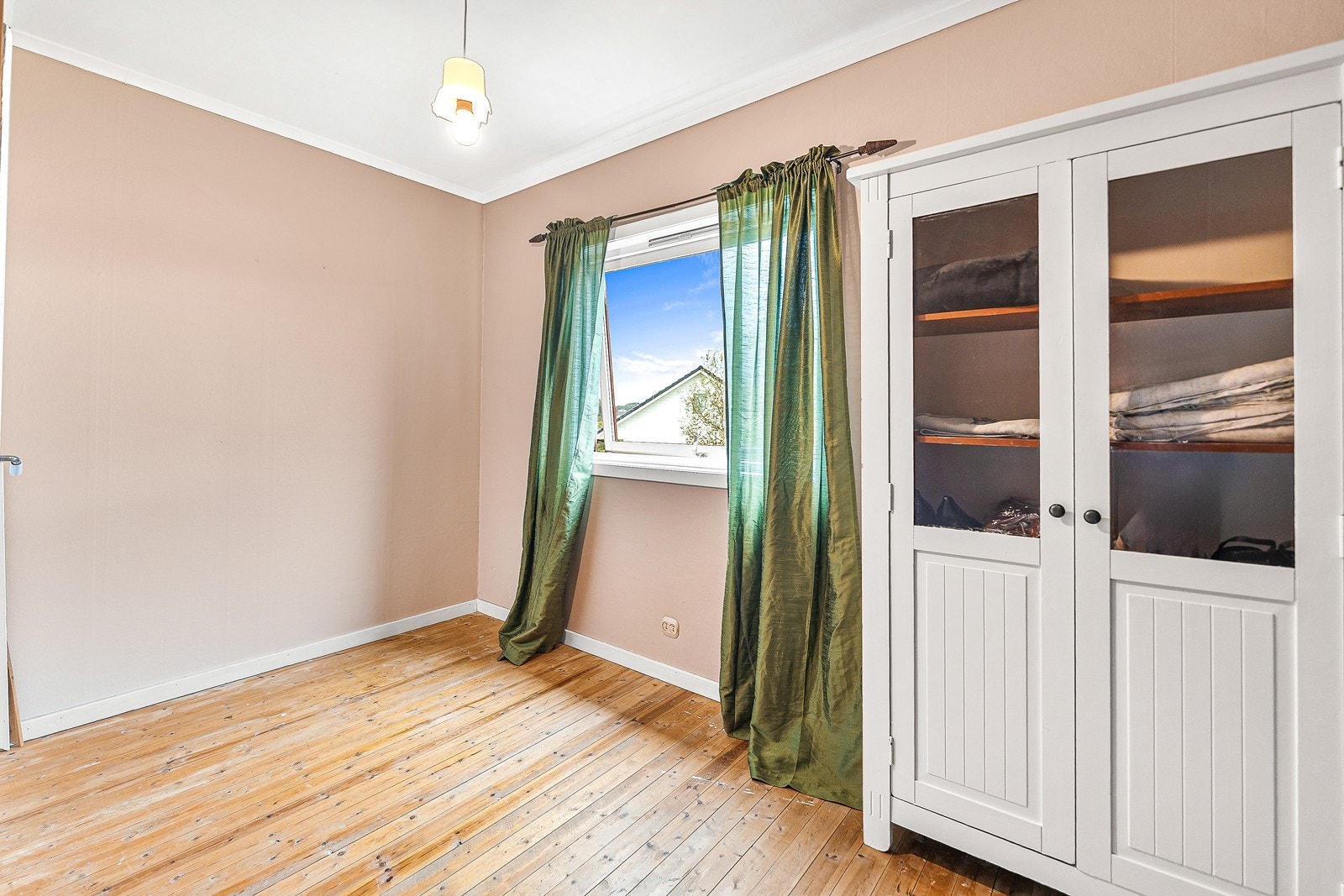 Soverom nr. 2 på loftet. Galleribilde