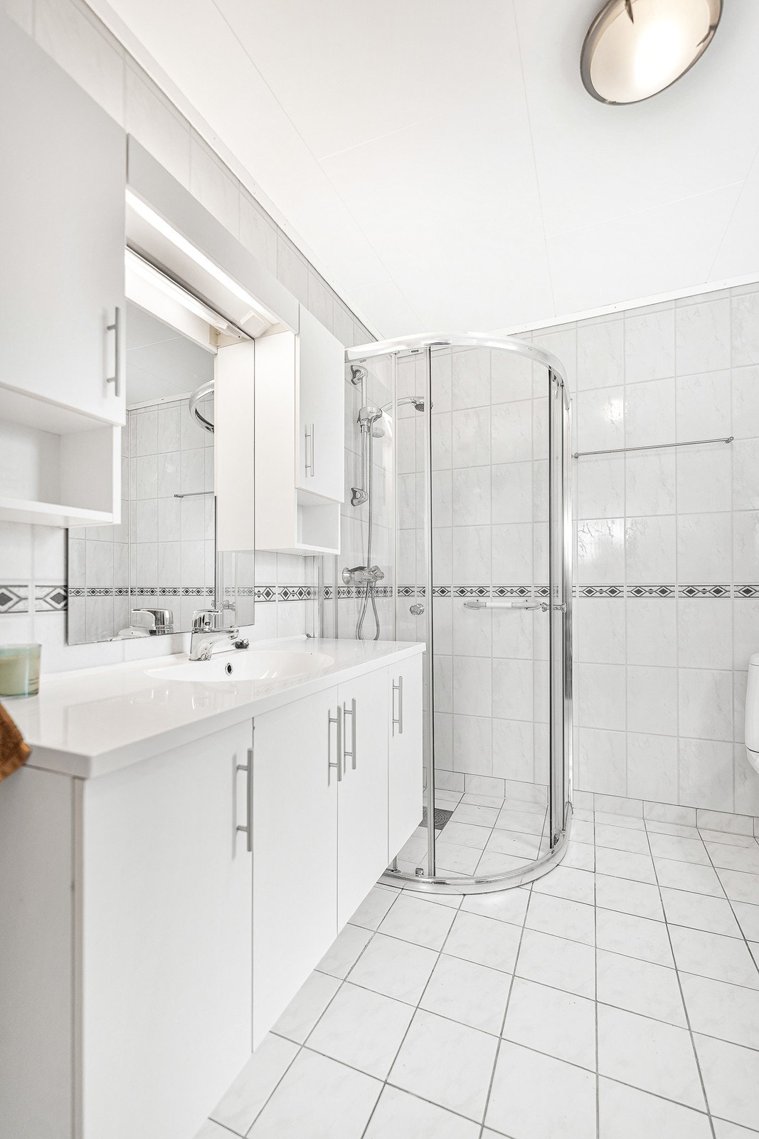 Det er varmekabler i gulv på badet. Galleribilde