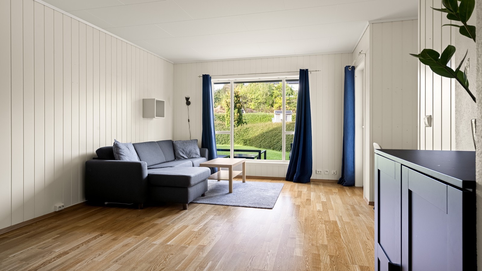 God plass til sittegrupper og spisebord Galleribilde