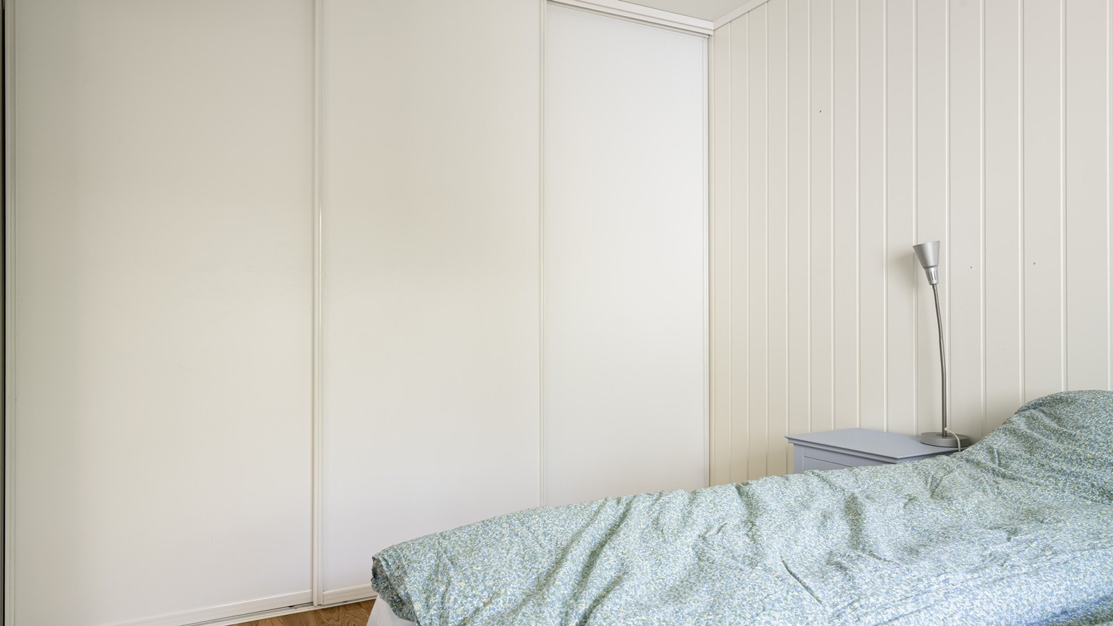 og har skyvedørsgarderobe Galleribilde