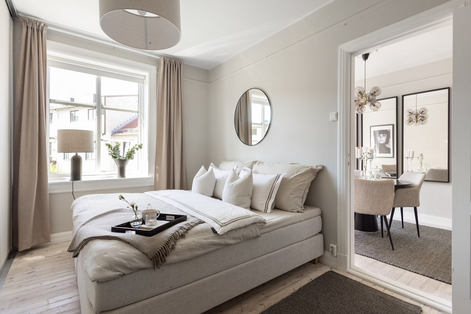 Soverommet vender inn mot rolig bakgård. Galleribilde
