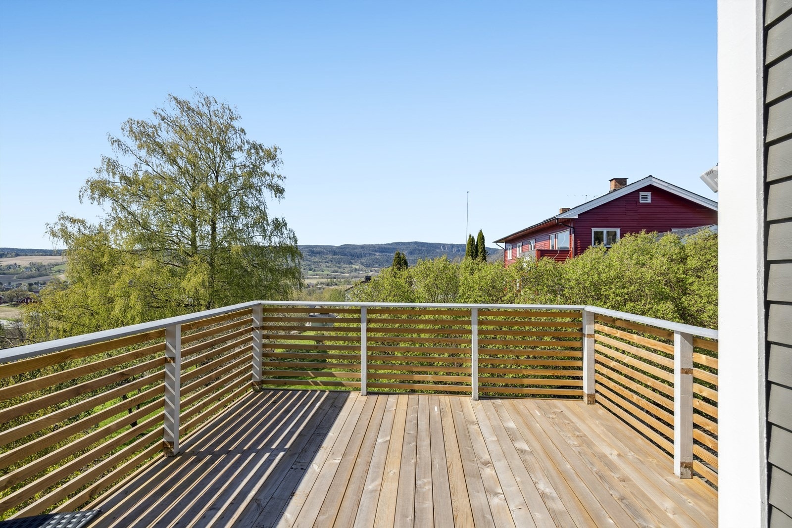 Fin terrasse med fine solforhold. Galleribilde