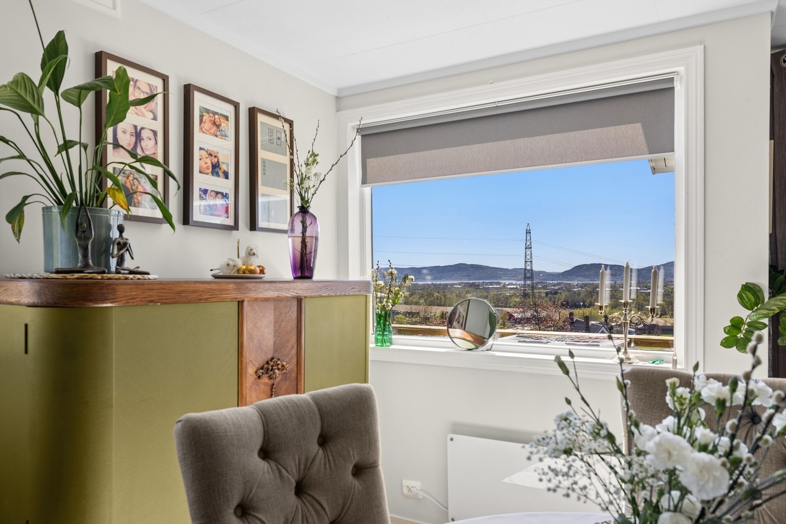 Her får man flott utsikt over Lierdalen og mot Drammensfjorden. Galleribilde