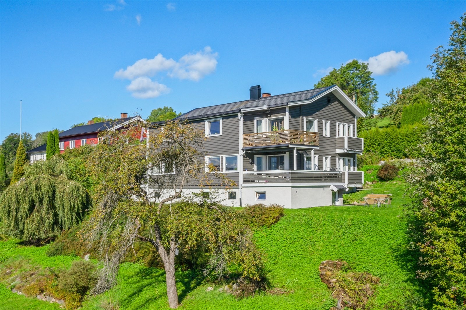 Bygningen består av 4 separate leiligheter. Galleribilde