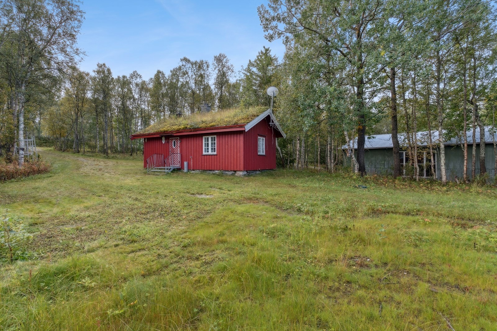 Snaufjellet nås på ca. 20 minutters skitur fra hytta, og en preparert skiløype kjøres opp i nærheten. Galleribilde