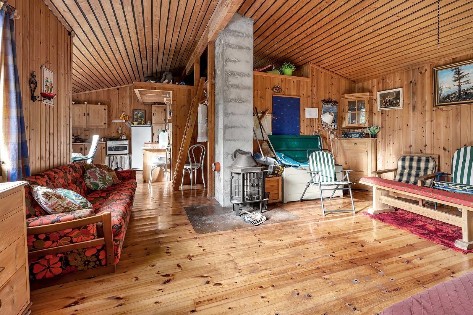 Det er ekstra oppbevaring på "loftet" Galleribilde