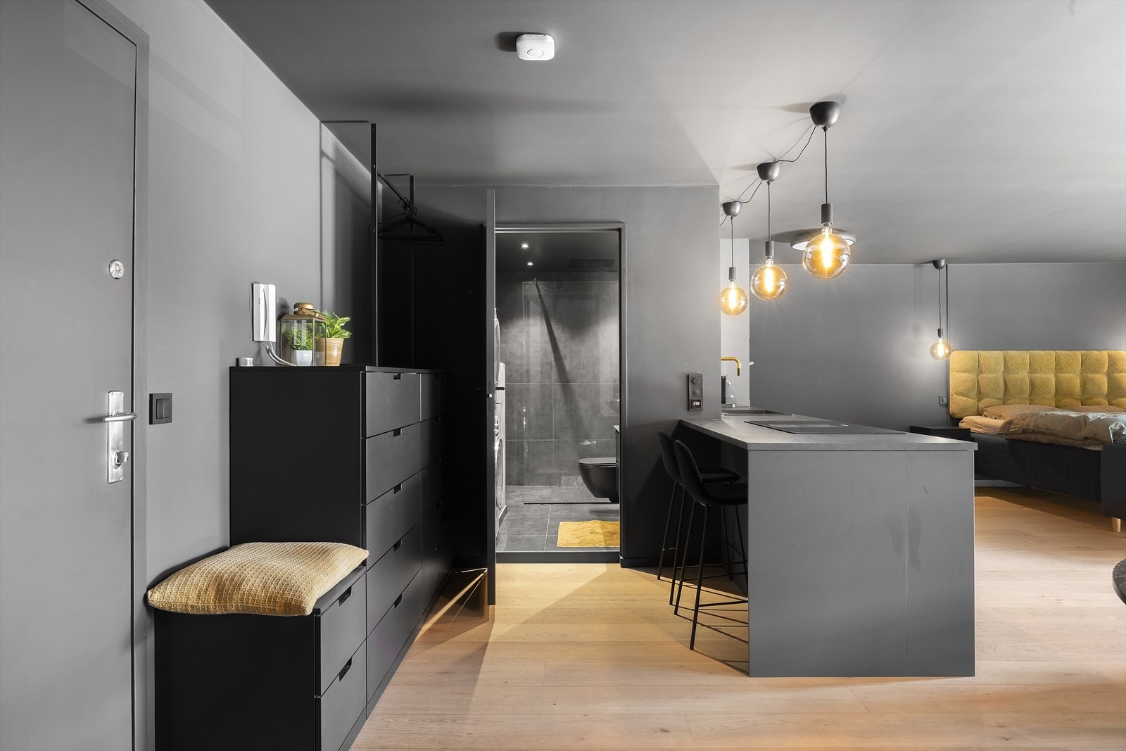 Herfra har du direkte adkomst til både stue/kjøkken og bad. Galleribilde