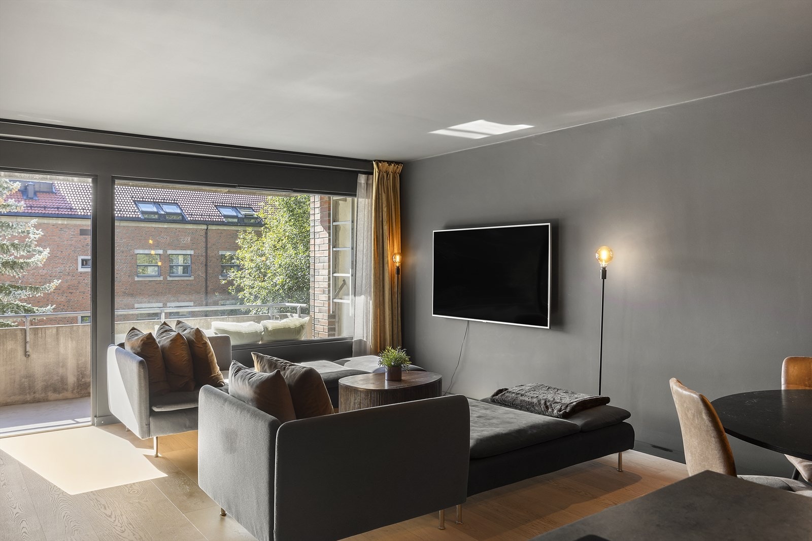 Grønland er en livlig og mangfoldig bydel som stadig er i utvikling og byr på et pulserende bymiljø. Galleribilde