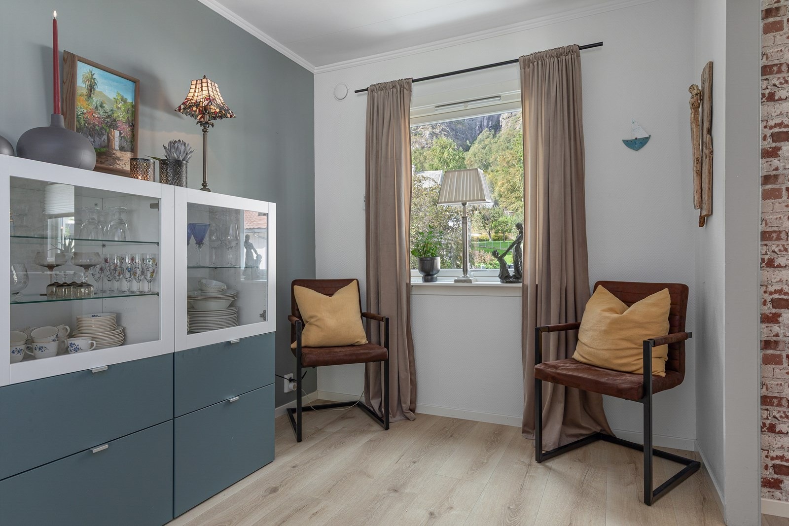 Koseleg sittekrok i nærleiken av kjøkkenet. Galleribilde