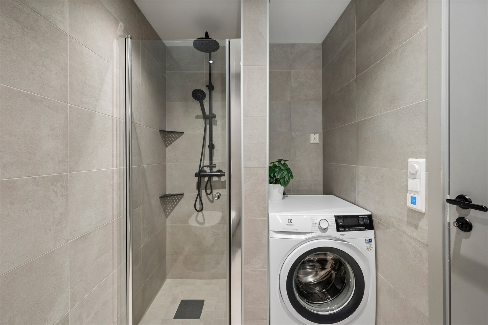 Rommet for velvære er i fra 2019, har en størrelse på 3 m² og har varme i gulv. Galleribilde