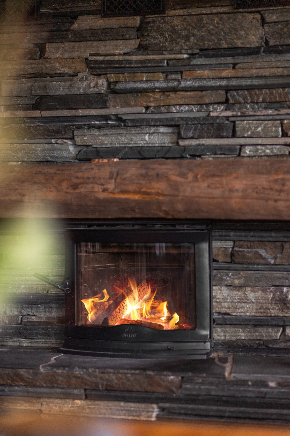 Flott peis som gir en god stemning til rommet samt lun varme Galleribilde