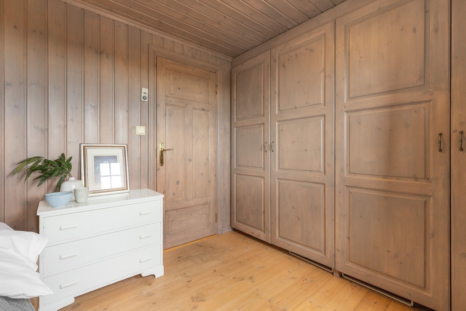 Plass til kommode også på dette rommet Galleribilde