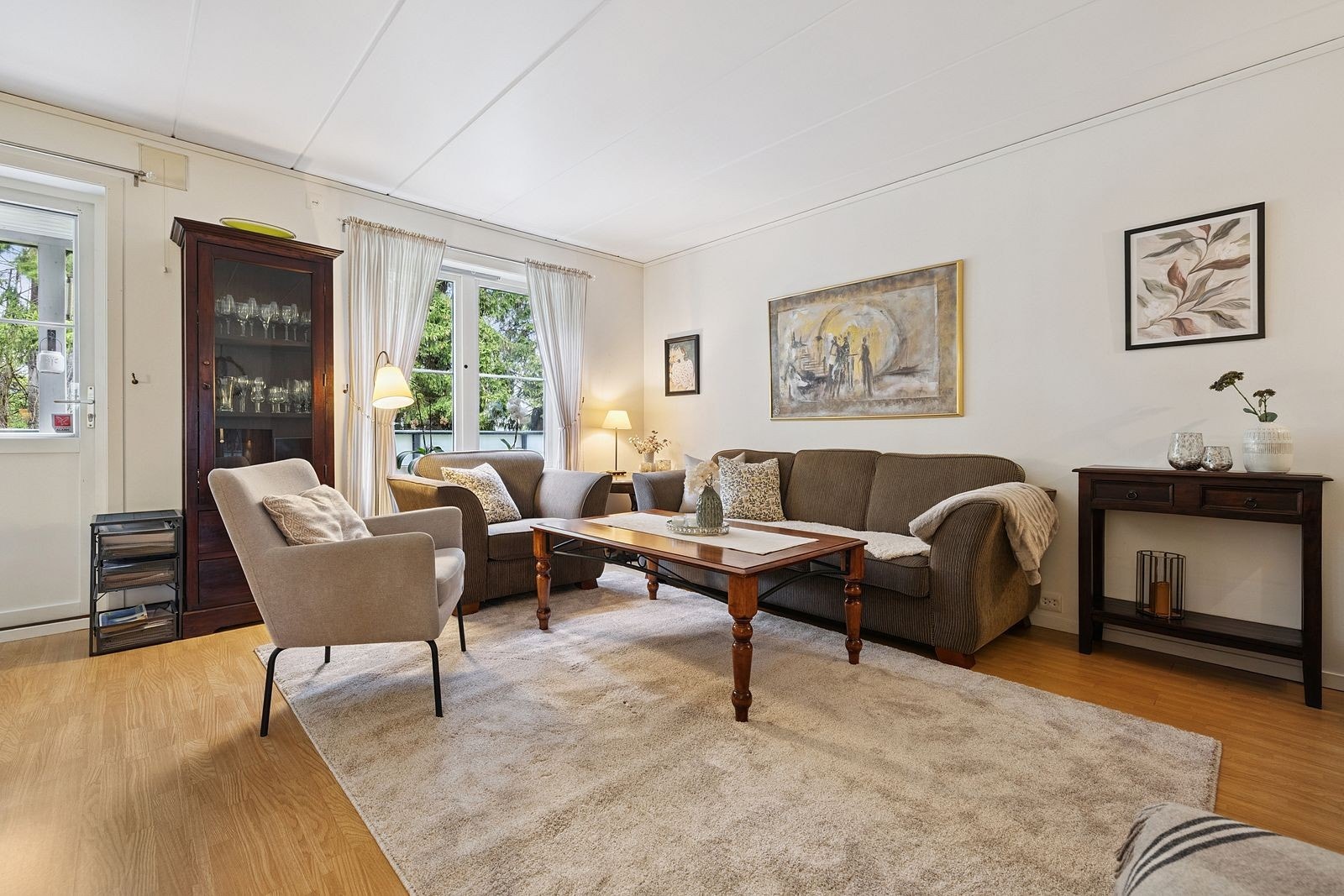 Stuen har direkte utgang til terrasse. Galleribilde