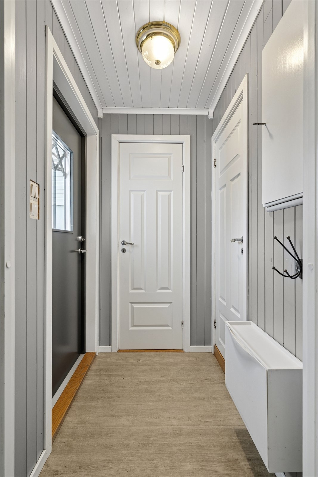 Lys og innbydende entré. Galleribilde