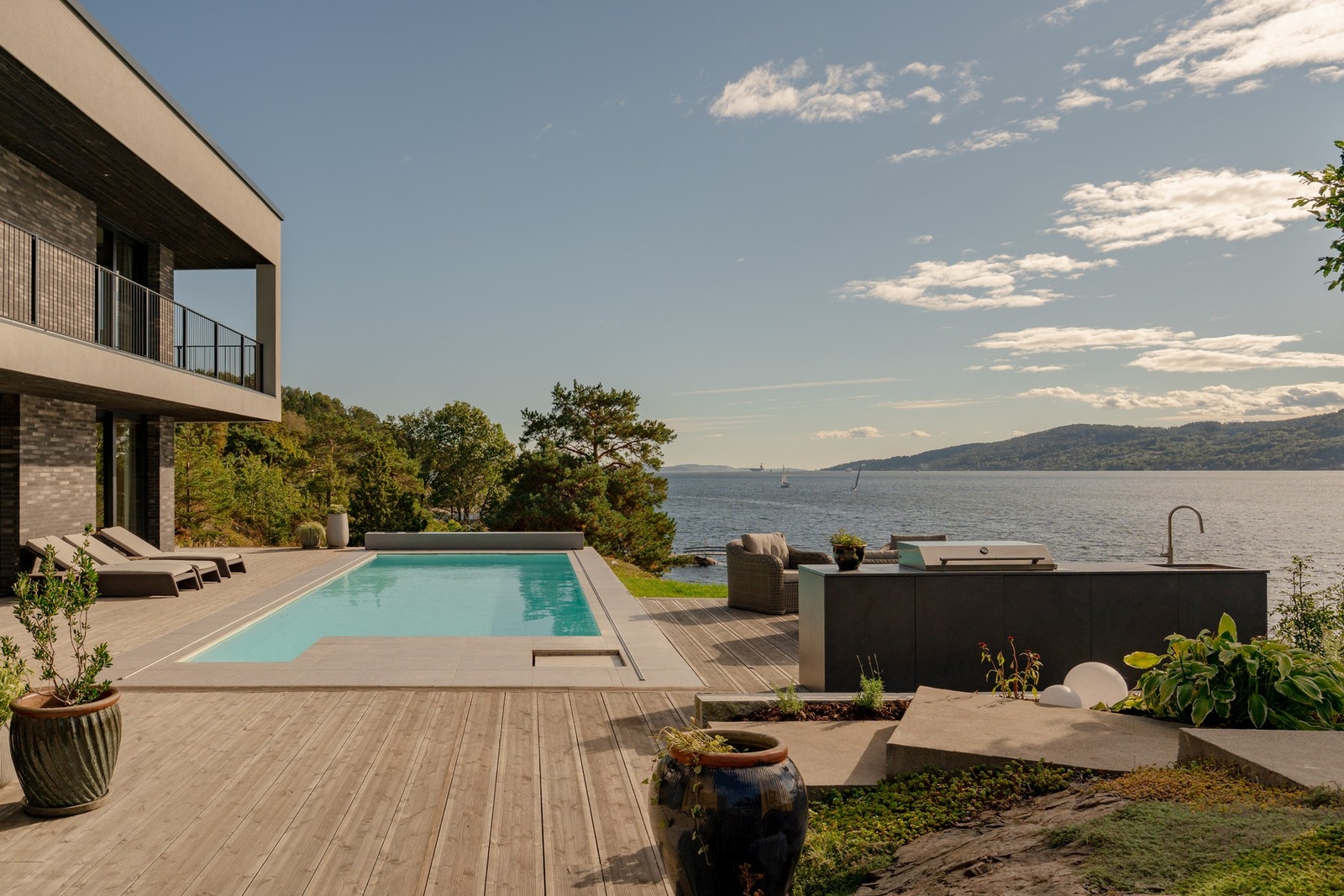 Velkommen til Klokkeveien 15 - presentert av Christian L. Mathiesen. Foto/video: Kevin Fauske / Fotostallen. Galleribilde