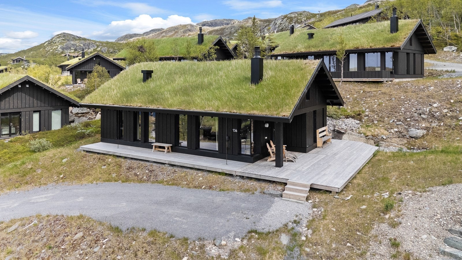 Joachim Lindhjem ved Nordvik har gleden av å presentere Fyrieggvegen 136! Galleribilde