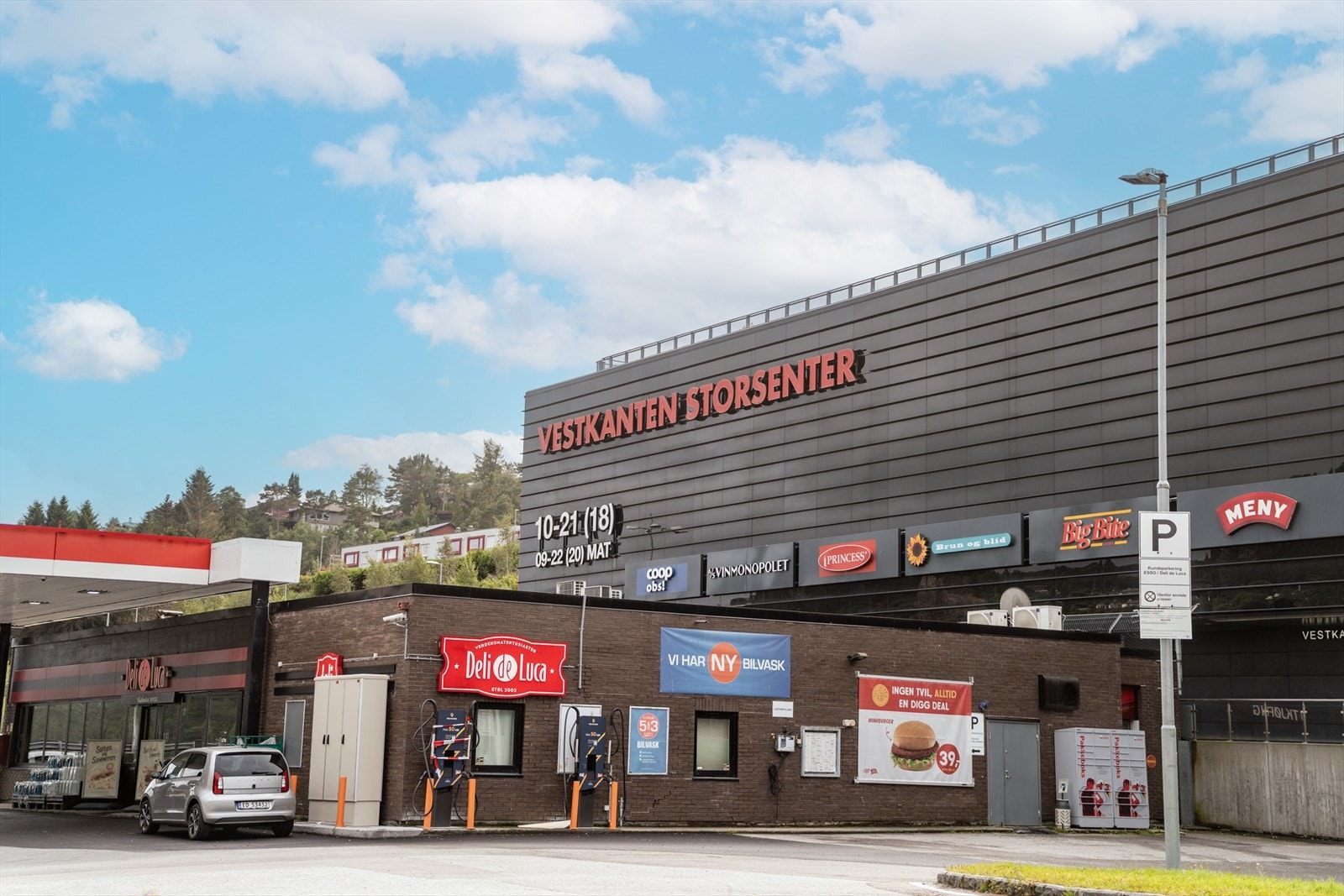 Det er gangavstand til Vestkanten og Vannkanten, med et stort tilbud av shoppingmuligheter, spisesteder, servicetilbud og aktiviteter. Galleribilde