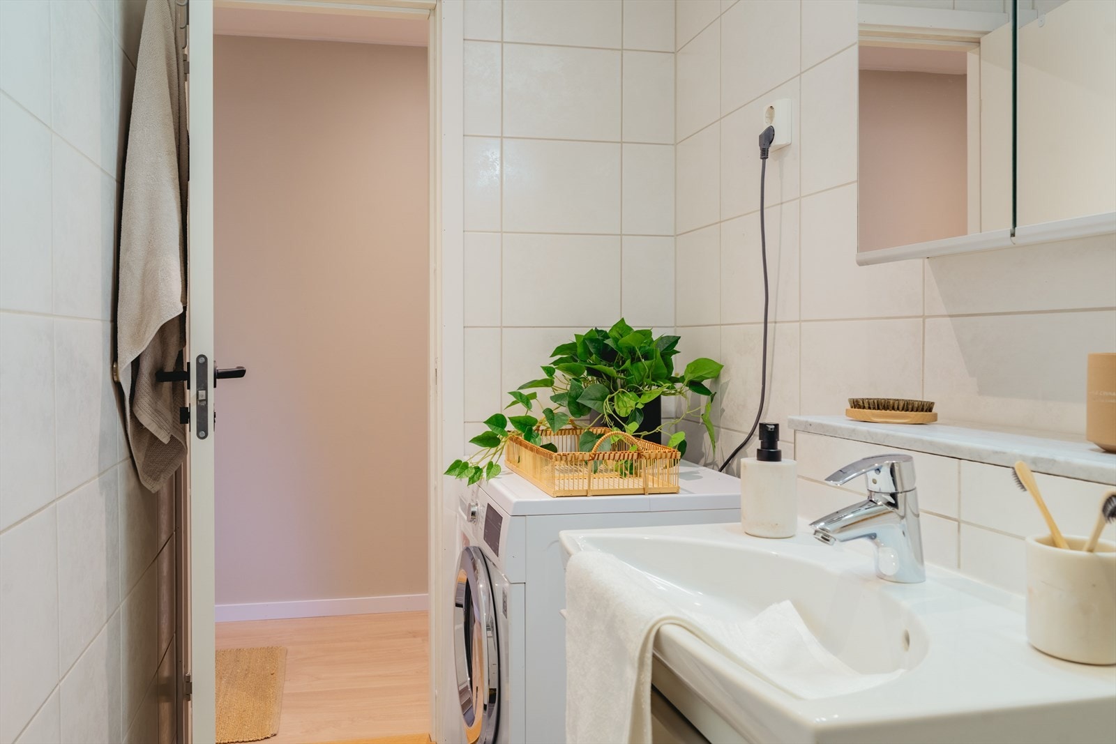 Varmekabler i gulvet. Galleribilde