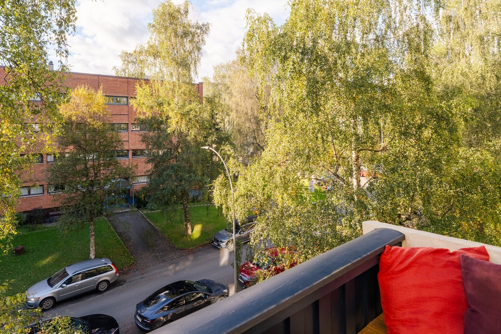 Bo fint til i 3.etg vendt mot trafikkstille og rolig gate. Galleribilde