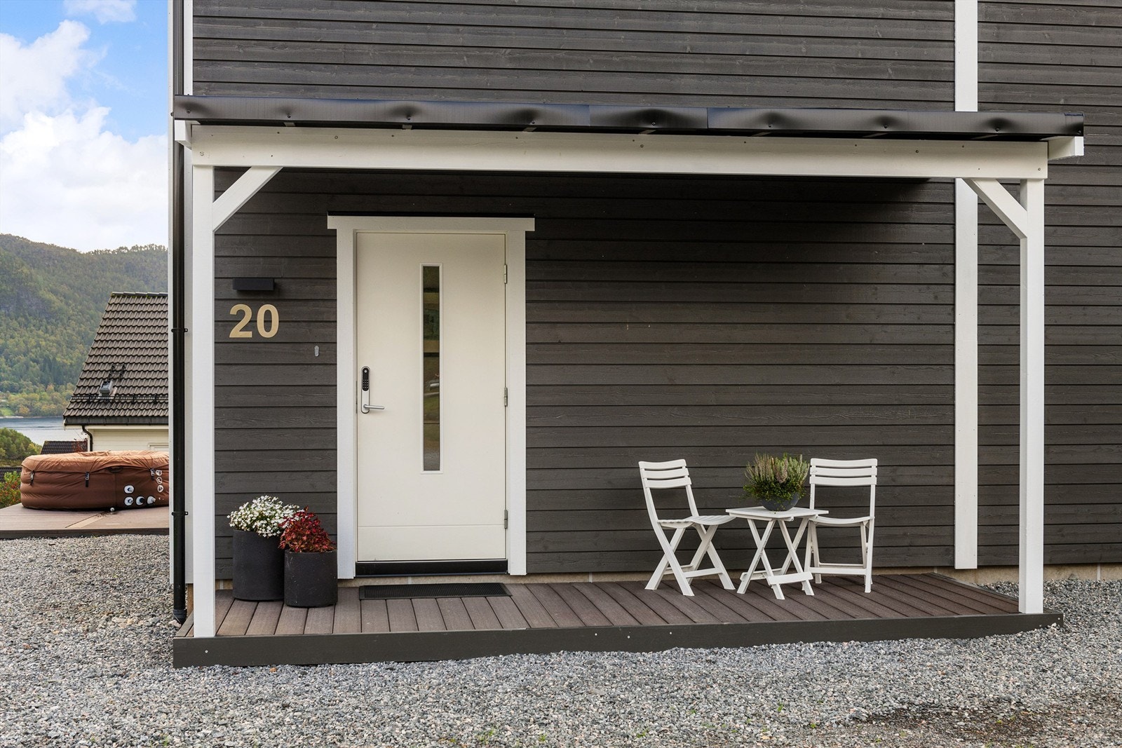 Overbygd inngangsparti mot nord Galleribilde