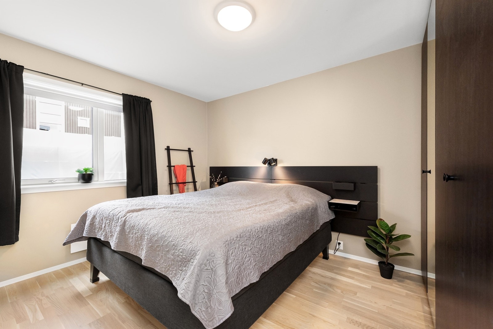 Hovedsoverom i 1. etasje Galleribilde