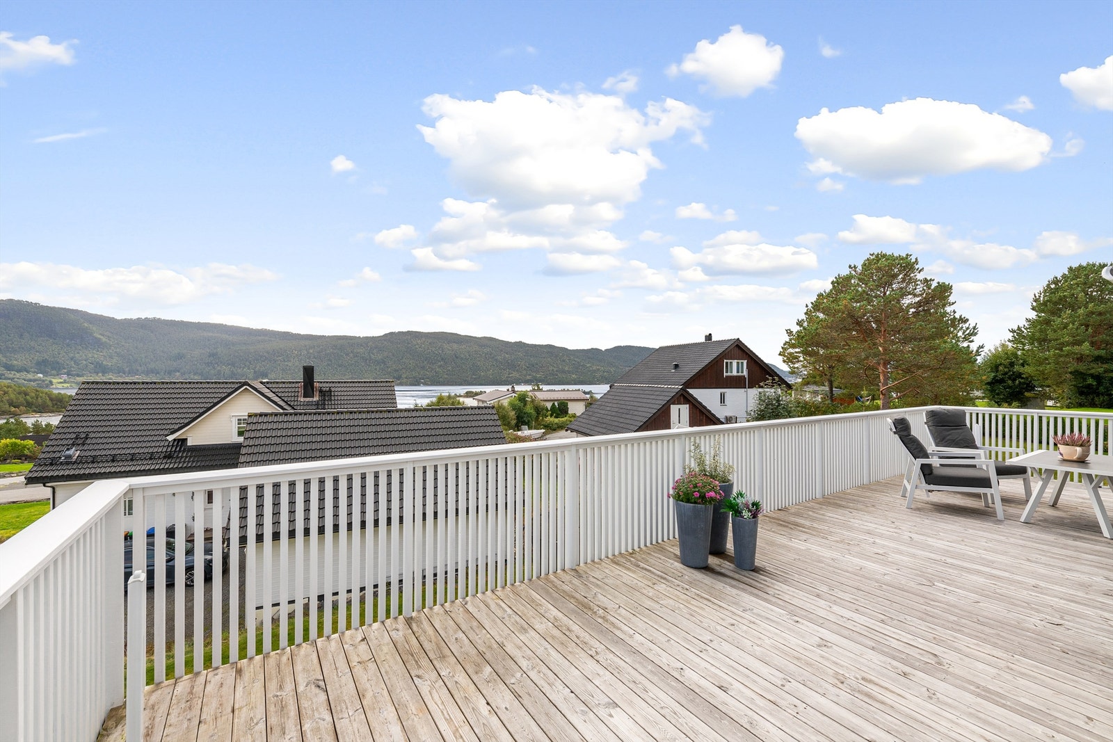 Balkong i 2. etasje på 52 kvm med utgang fra stue Galleribilde