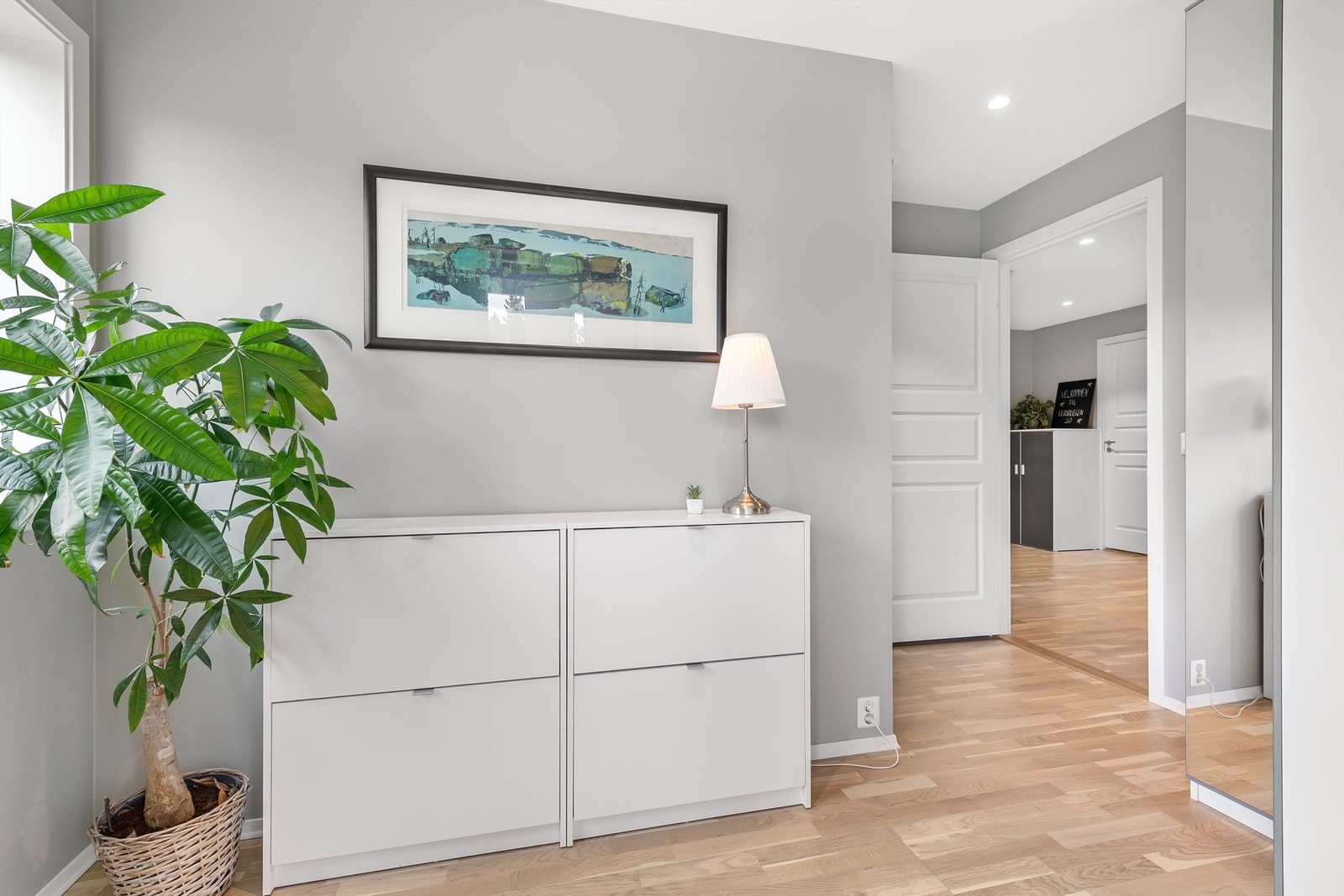 Gang/inngangsparti i 1. etasje Galleribilde