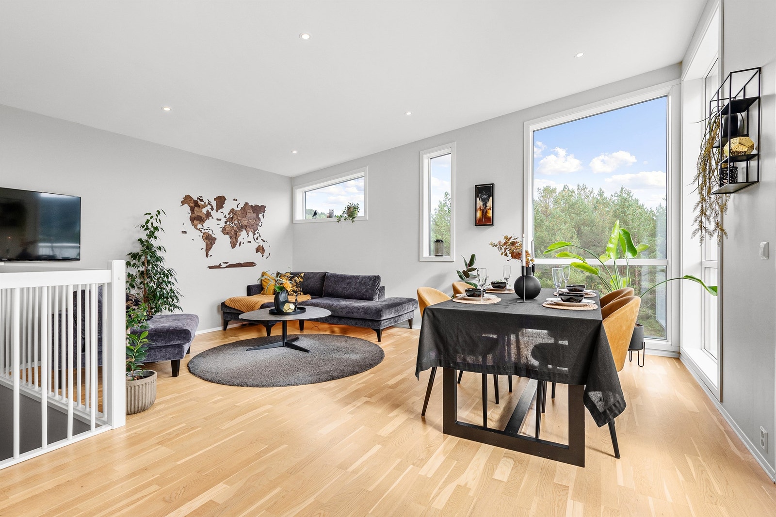 Stue/spisestue i 2. etasje Galleribilde