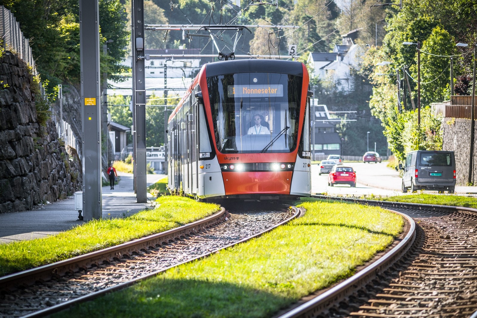 - Ca. 2-3 minutters gange til både bussholdeplass og bybane i Paradiskrysset - Galleribilde