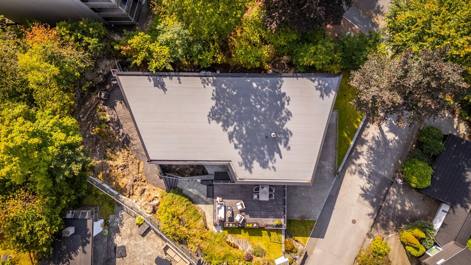 - Store deler av huset er malt innvendig og utvendig i 2025 og 2024 - Galleribilde