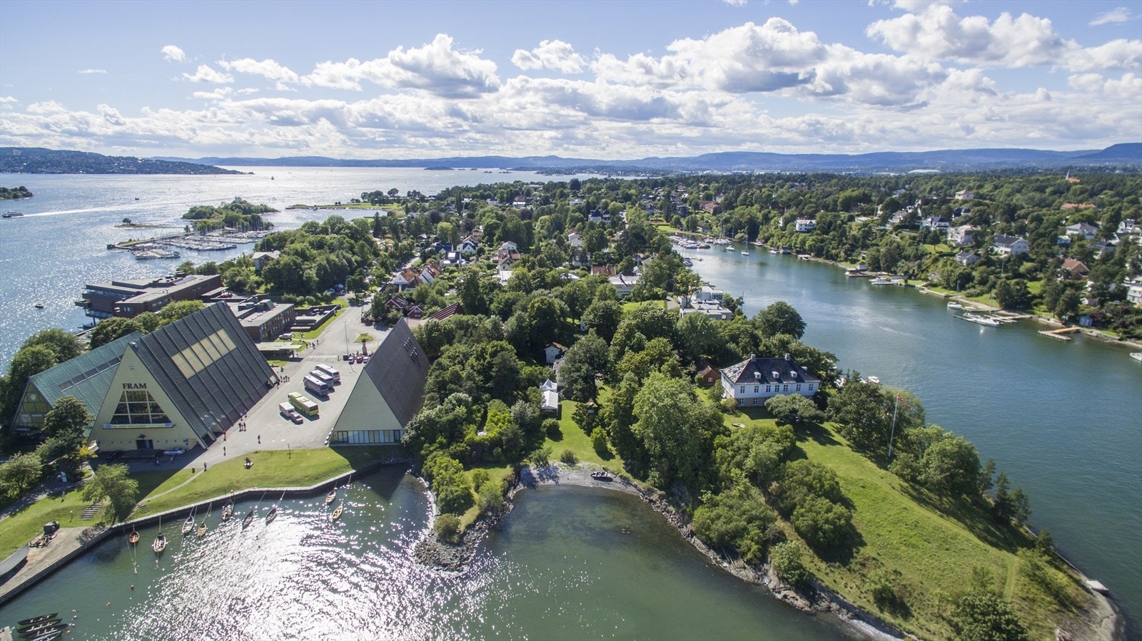 Bygdøy ligger innen gangavstand og brukes flittig til bading og rekreasjon Galleribilde